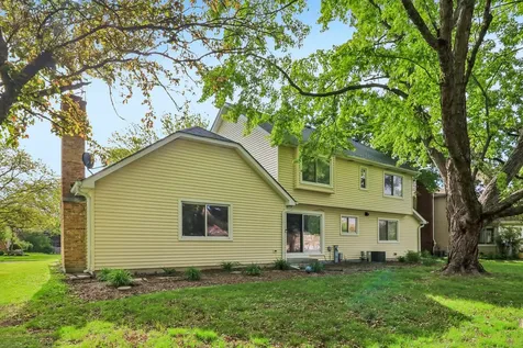 733 Buttonwood Circle SE Naperville IL 60540