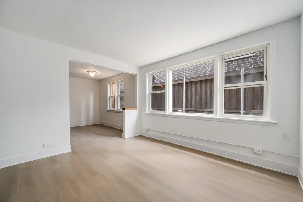 5516 West Higgins Avenue Chicago IL 60630