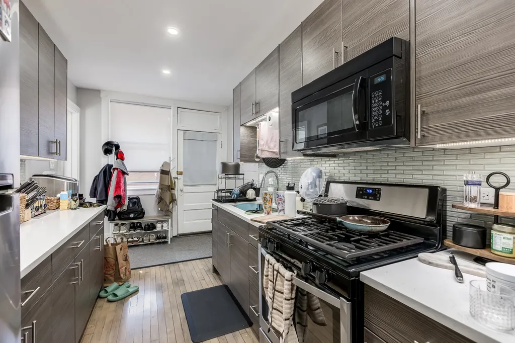 6154-56 North Hamilton Avenue Chicago IL 60659