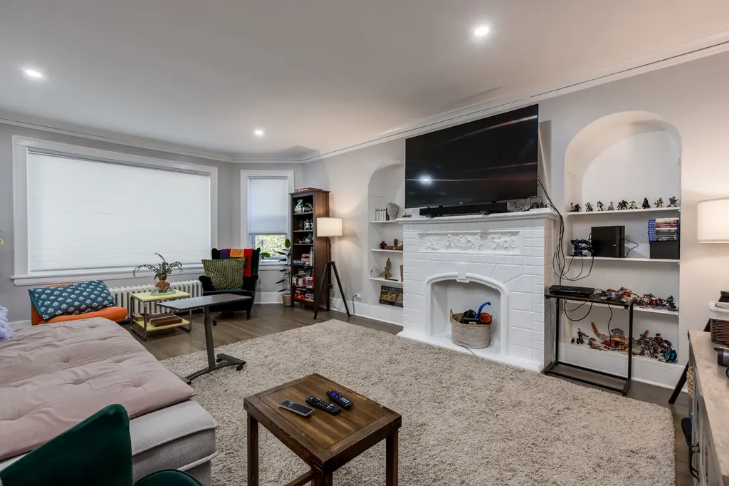 6154-56 North Hamilton Avenue Chicago IL 60659