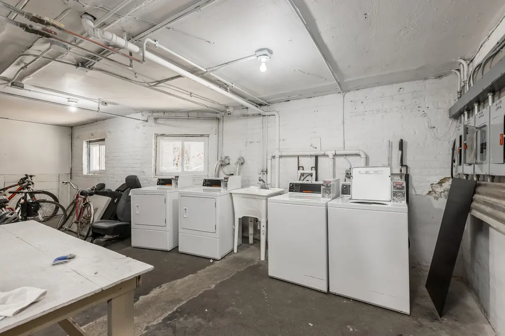 6154-56 North Hamilton Avenue Chicago IL 60659