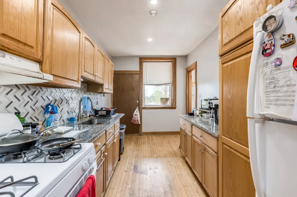 6154-56 North Hamilton Avenue Chicago IL 60659