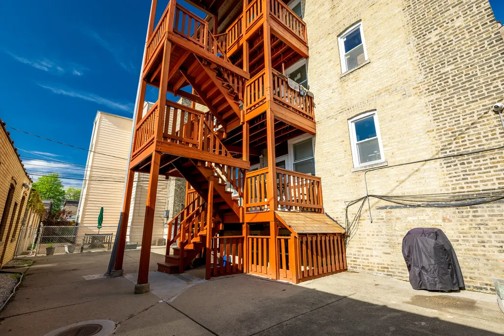 6154-56 North Hamilton Avenue Chicago IL 60659