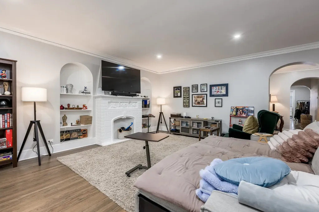 6154-56 North Hamilton Avenue Chicago IL 60659