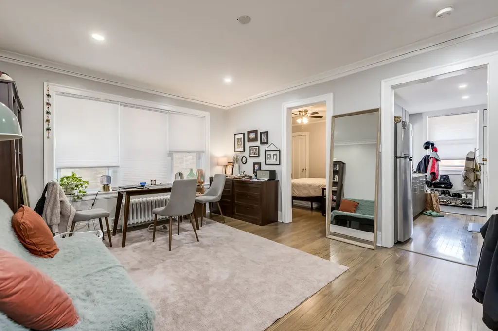 6154-56 North Hamilton Avenue Chicago IL 60659