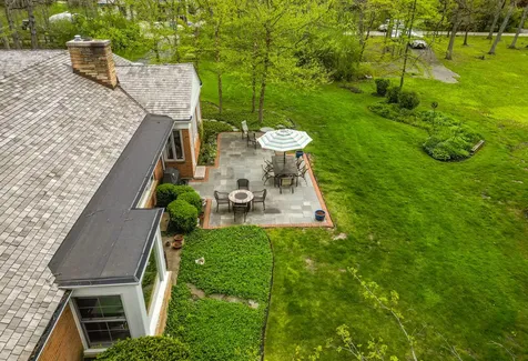 880 Hiawatha Lane Riverwoods IL 60015