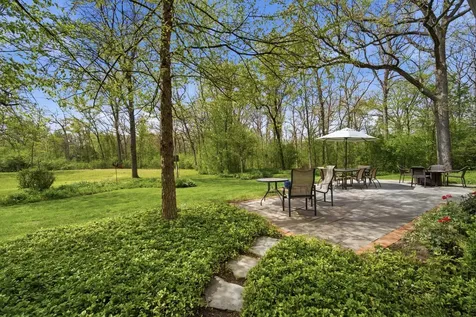 880 Hiawatha Lane Riverwoods IL 60015