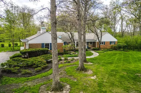 880 Hiawatha Lane Riverwoods IL 60015