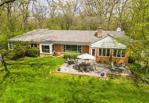 880 Hiawatha Lane Riverwoods IL 60015