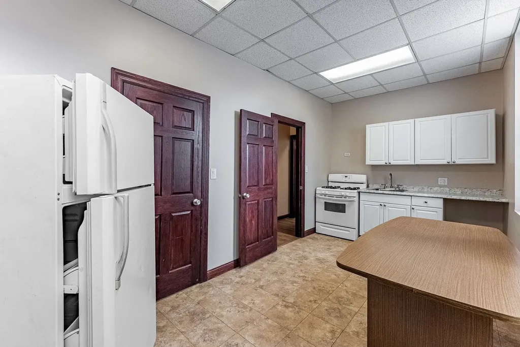 5543 West Diversey Avenue Chicago IL 60639