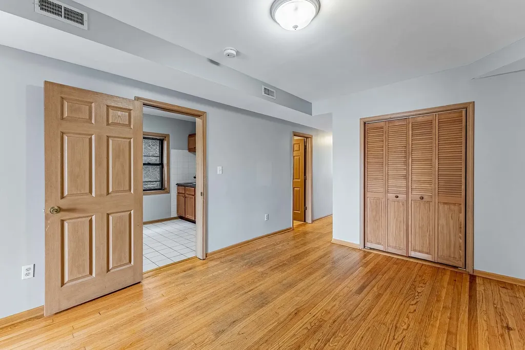 5543 West Diversey Avenue Chicago IL 60639