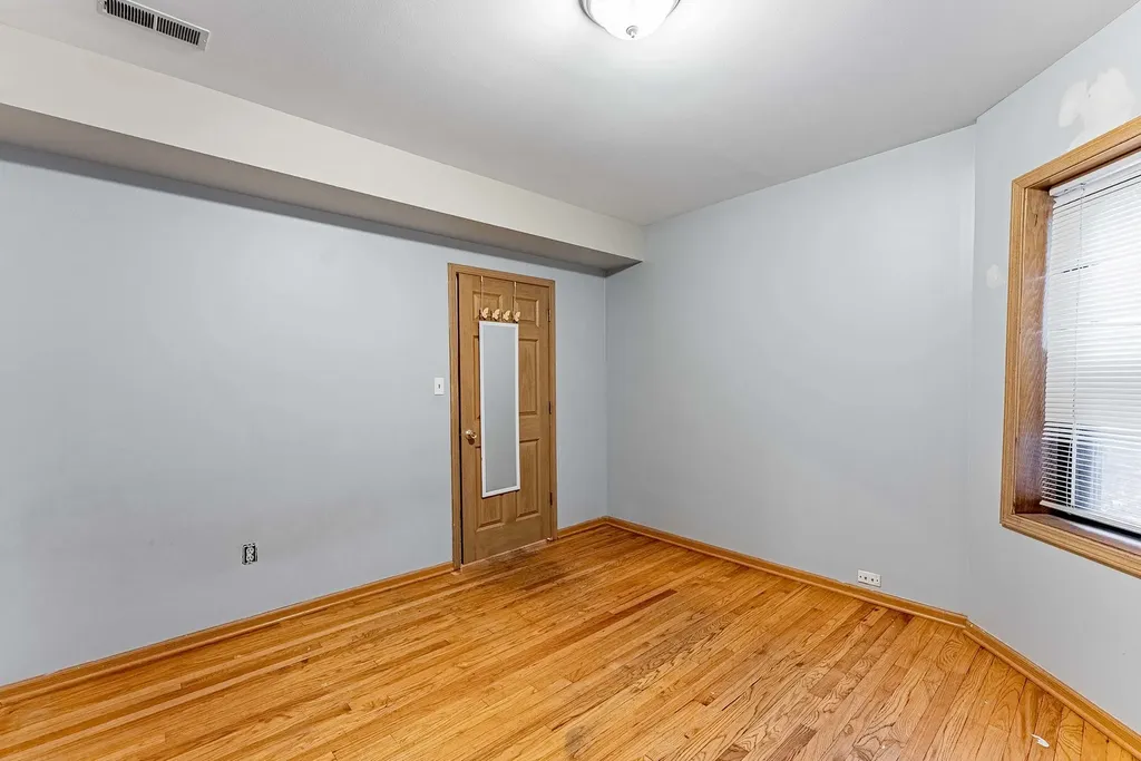 5543 West Diversey Avenue Chicago IL 60639