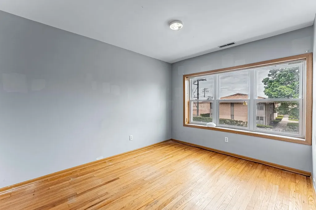 5543 West Diversey Avenue Chicago IL 60639
