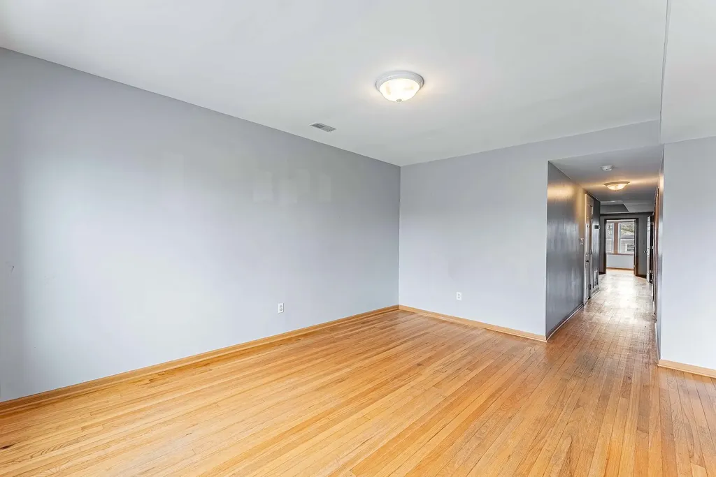 5543 West Diversey Avenue Chicago IL 60639