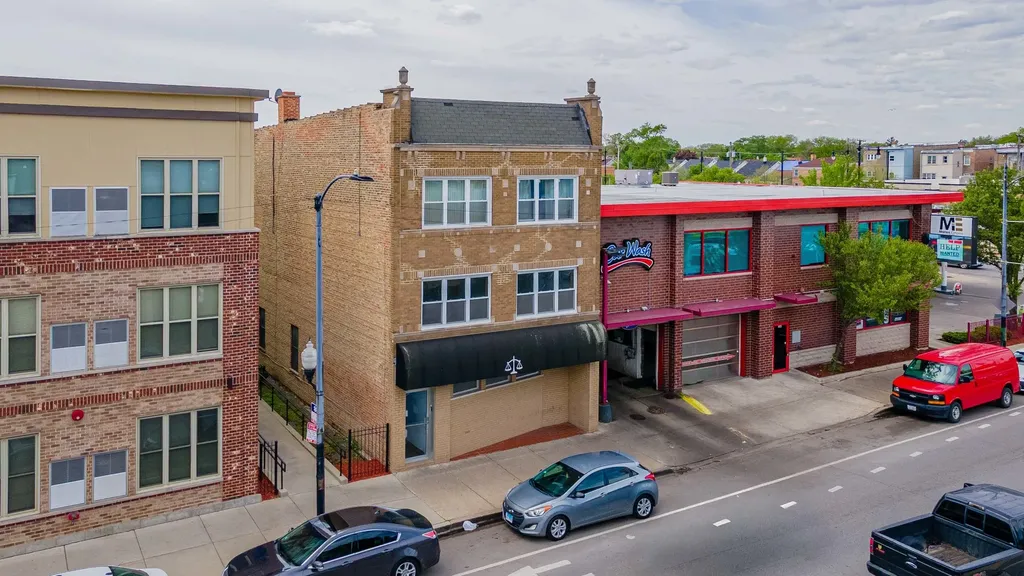 5543 West Diversey Avenue Chicago IL 60639