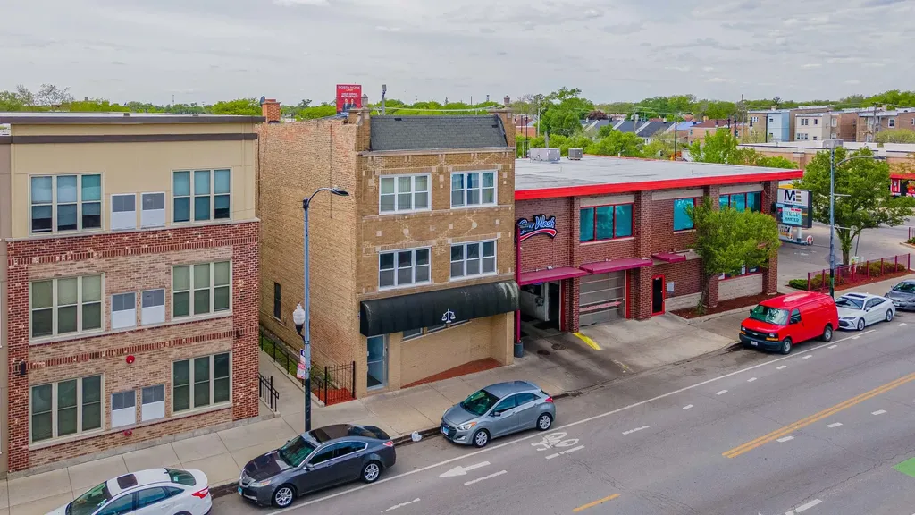 5543 West Diversey Avenue Chicago IL 60639