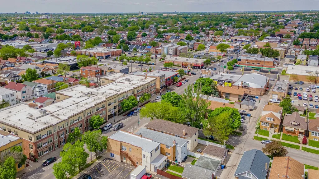 5543 West Diversey Avenue Chicago IL 60639