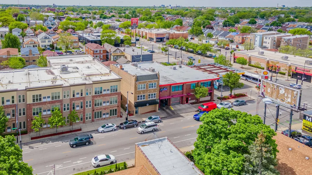 5543 West Diversey Avenue Chicago IL 60639