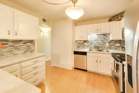 5840 West 104th Street Oak Lawn IL 60453
