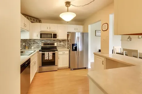 5840 West 104th Street Oak Lawn IL 60453