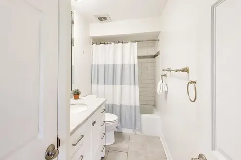 5840 West 104th Street Oak Lawn IL 60453