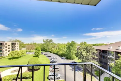 5840 West 104th Street Oak Lawn IL 60453