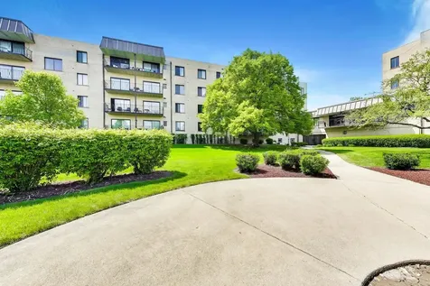 5840 West 104th Street Oak Lawn IL 60453