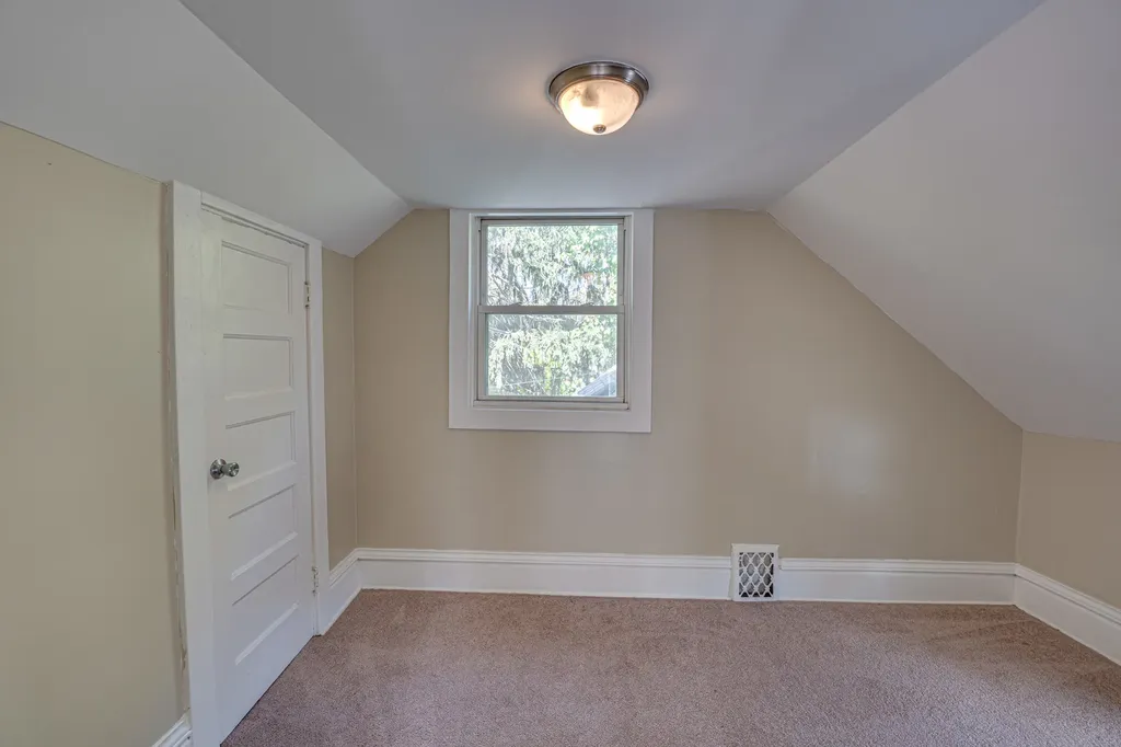 570 5TH Avenue Aurora IL 60505