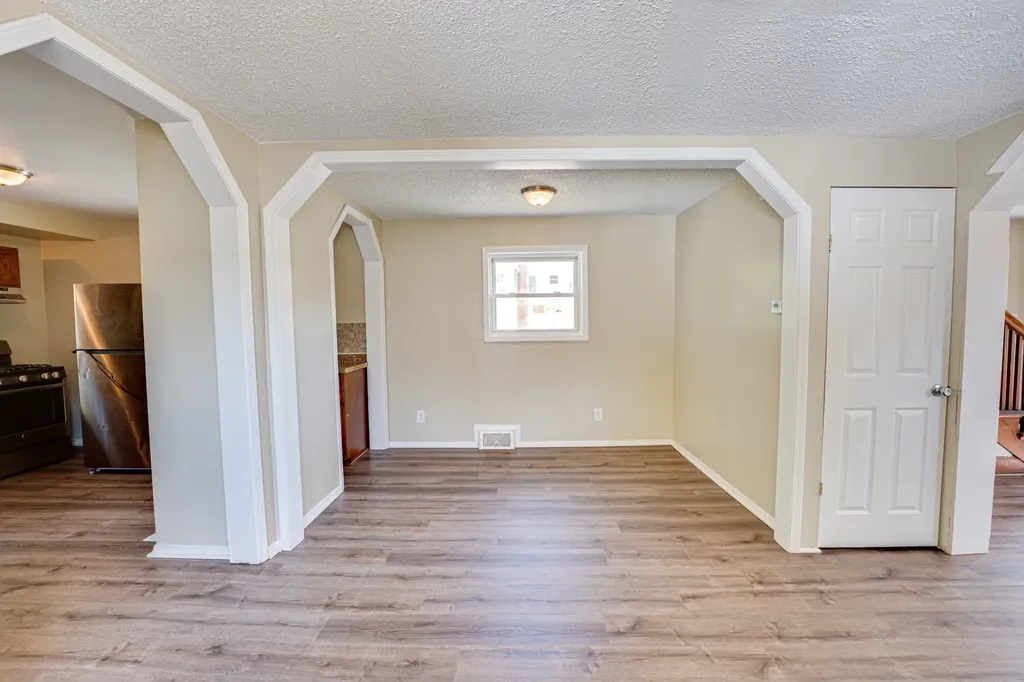 570 5TH Avenue Aurora IL 60505