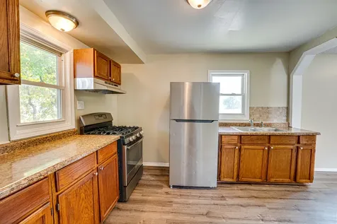 570 5TH Avenue Aurora IL 60505