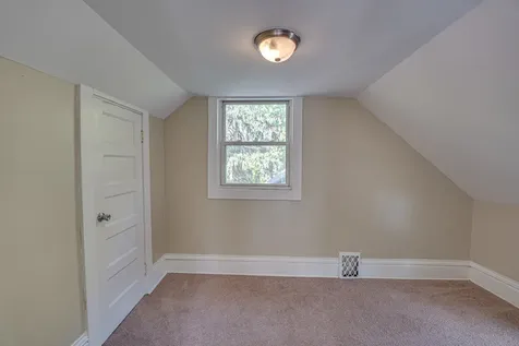 570 5TH Avenue Aurora IL 60505
