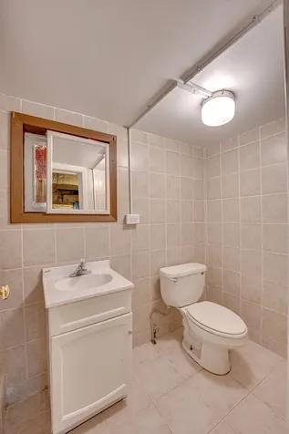 570 5TH Avenue Aurora IL 60505