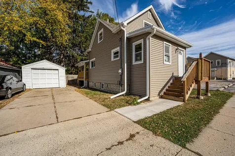 570 5TH Avenue Aurora IL 60505