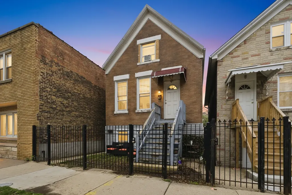 3828 South Honore Street Chicago IL 60609