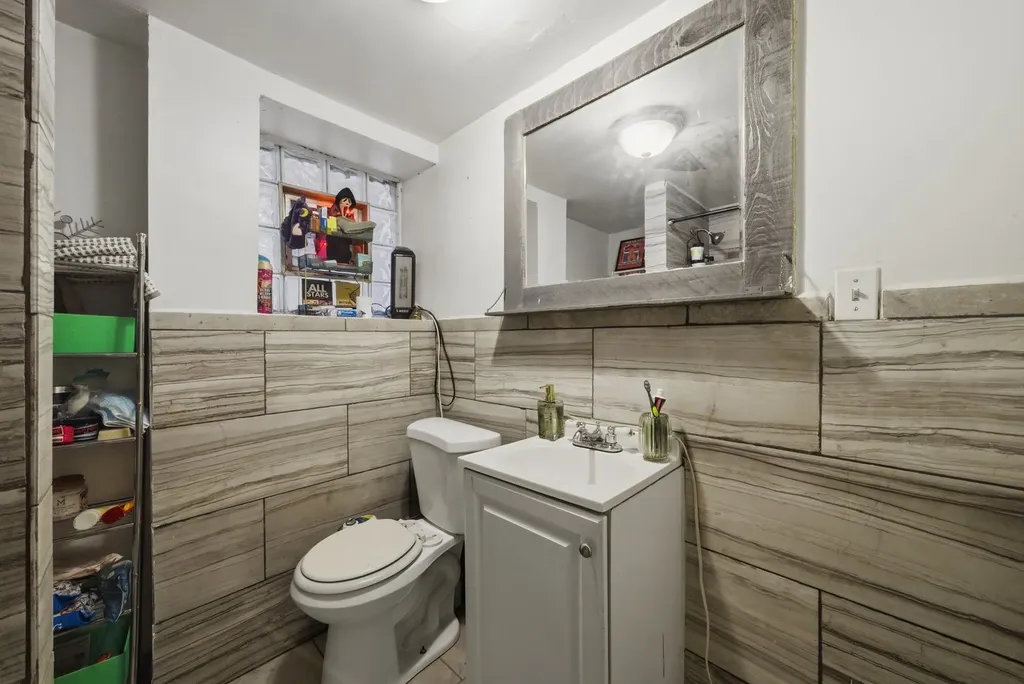 3828 South Honore Street Chicago IL 60609