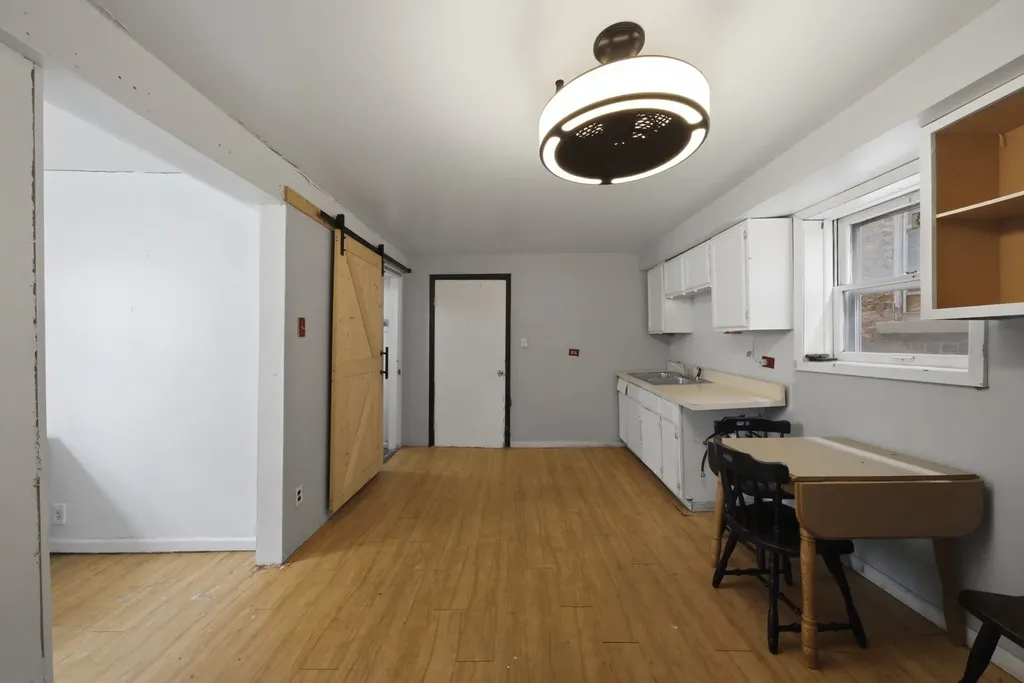 3828 South Honore Street Chicago IL 60609