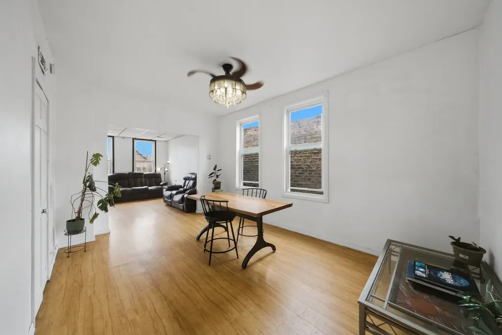 3828 South Honore Street Chicago IL 60609
