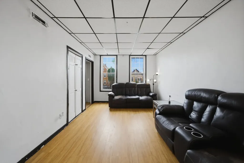 3828 South Honore Street Chicago IL 60609