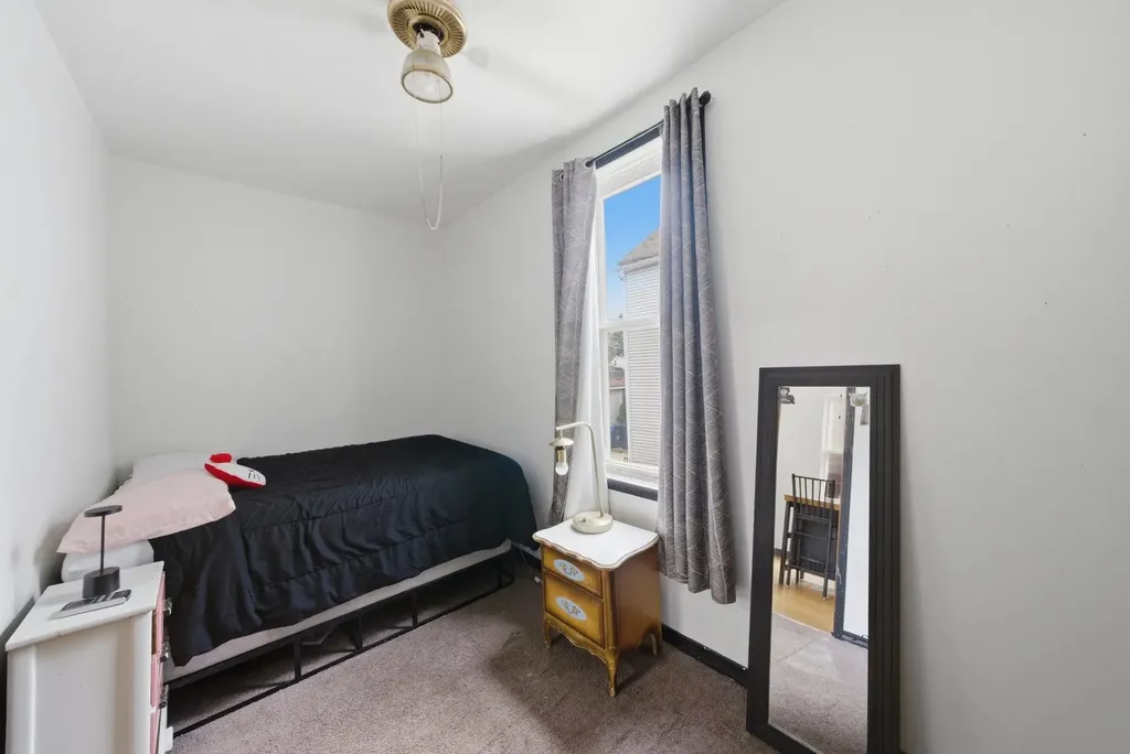 3828 South Honore Street Chicago IL 60609