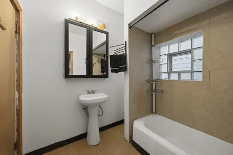 3828 South Honore Street Chicago IL 60609
