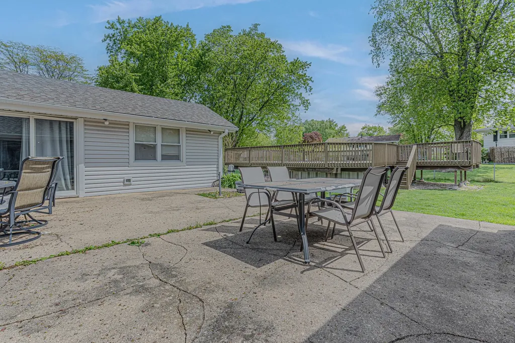 635 South Springinsguth Road Schaumburg IL 60193