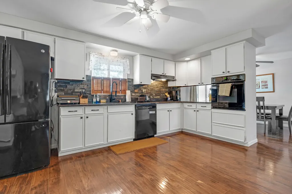 635 South Springinsguth Road Schaumburg IL 60193