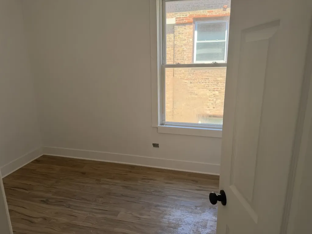 6716 South May Street Chicago IL 60621