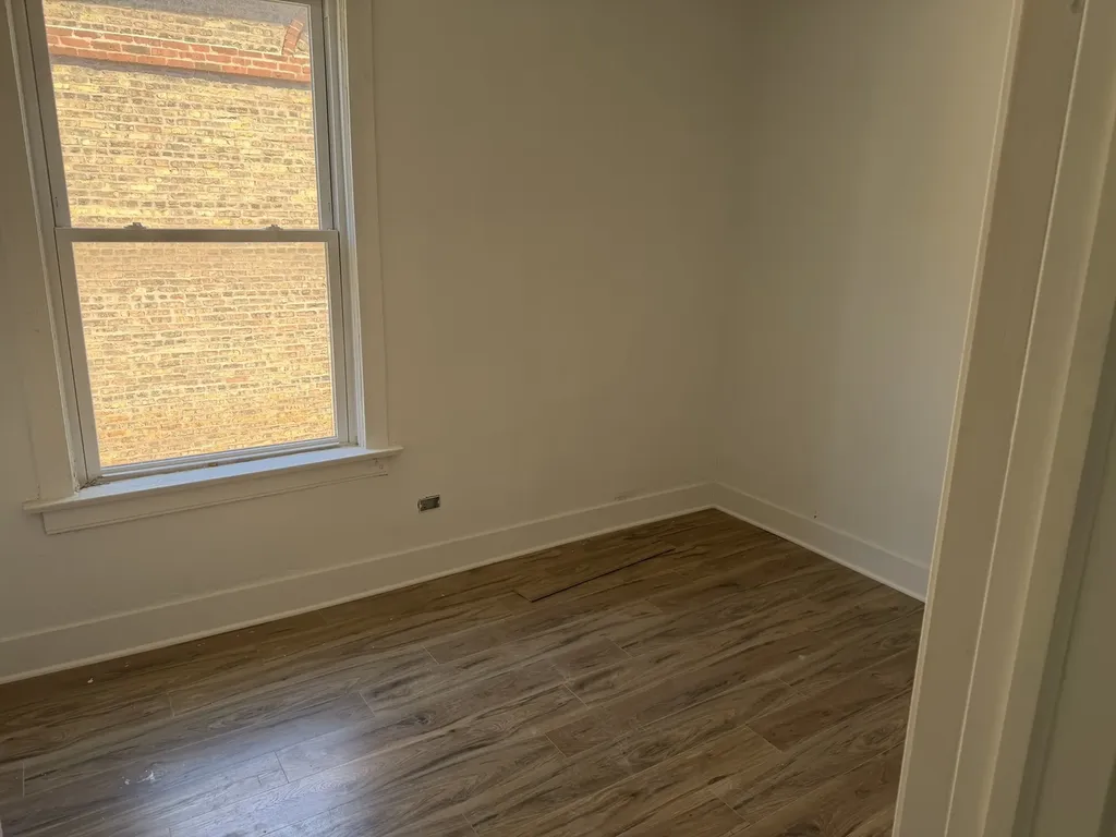 6716 South May Street Chicago IL 60621