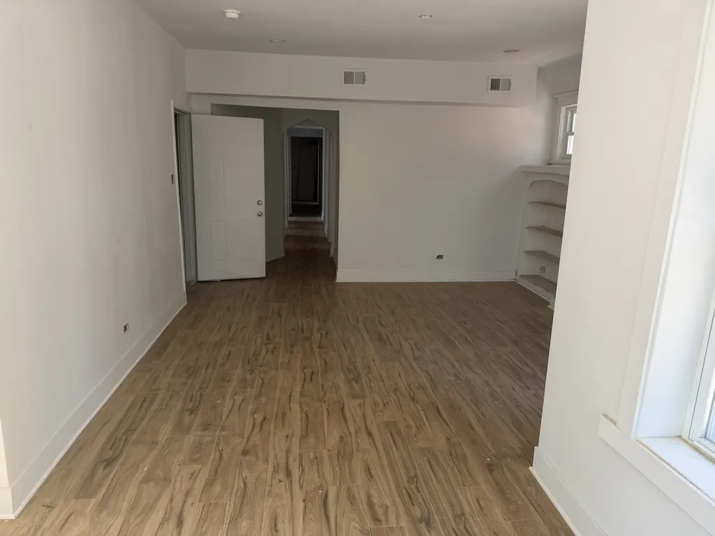 6716 South May Street Chicago IL 60621