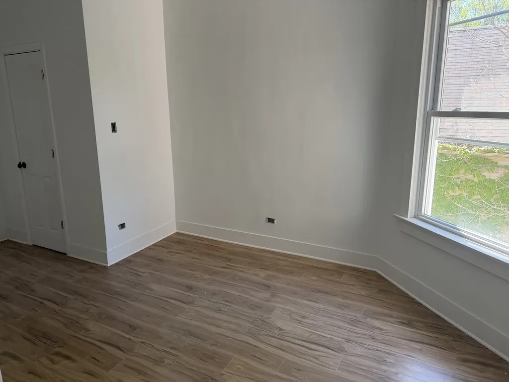 6716 South May Street Chicago IL 60621