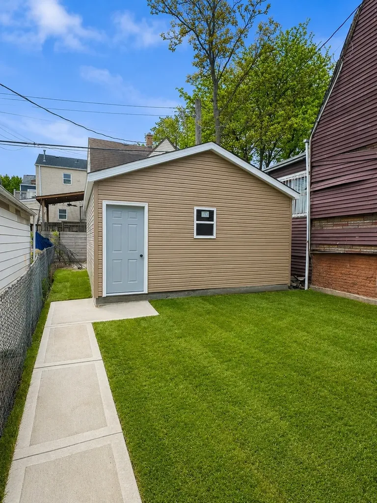 3823 West Wabansia Avenue Chicago IL 60647