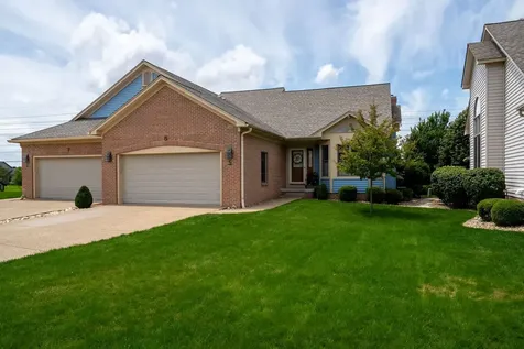 5 Spruce Court Bloomington IL 61704