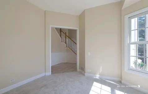 1096 Chesapeake Boulevard Grayslake IL 60030