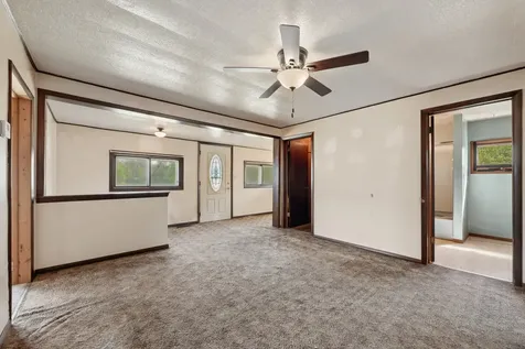 312 W Railroad Street Kingston IL 60145